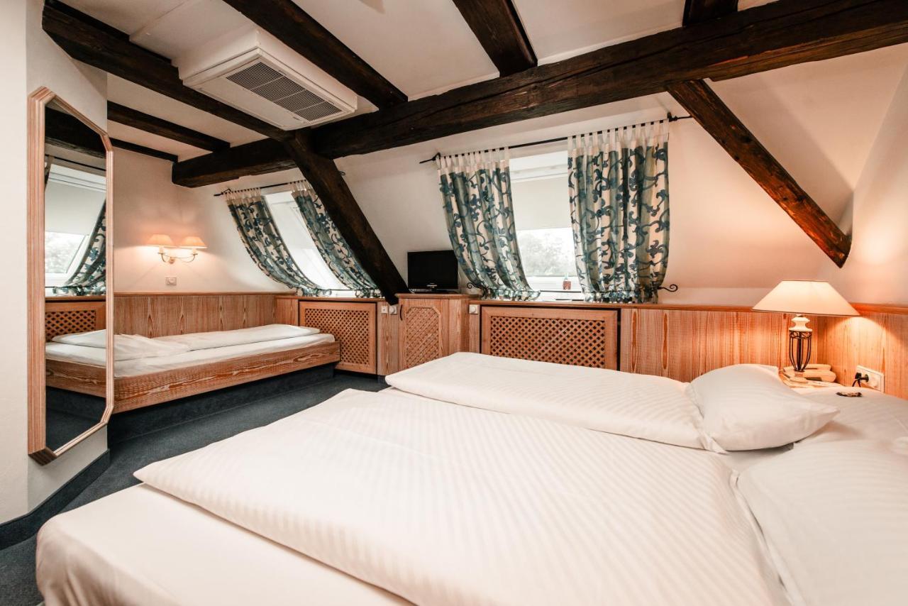 Hotel & Restaurant Ochsen Merklingen Εξωτερικό φωτογραφία