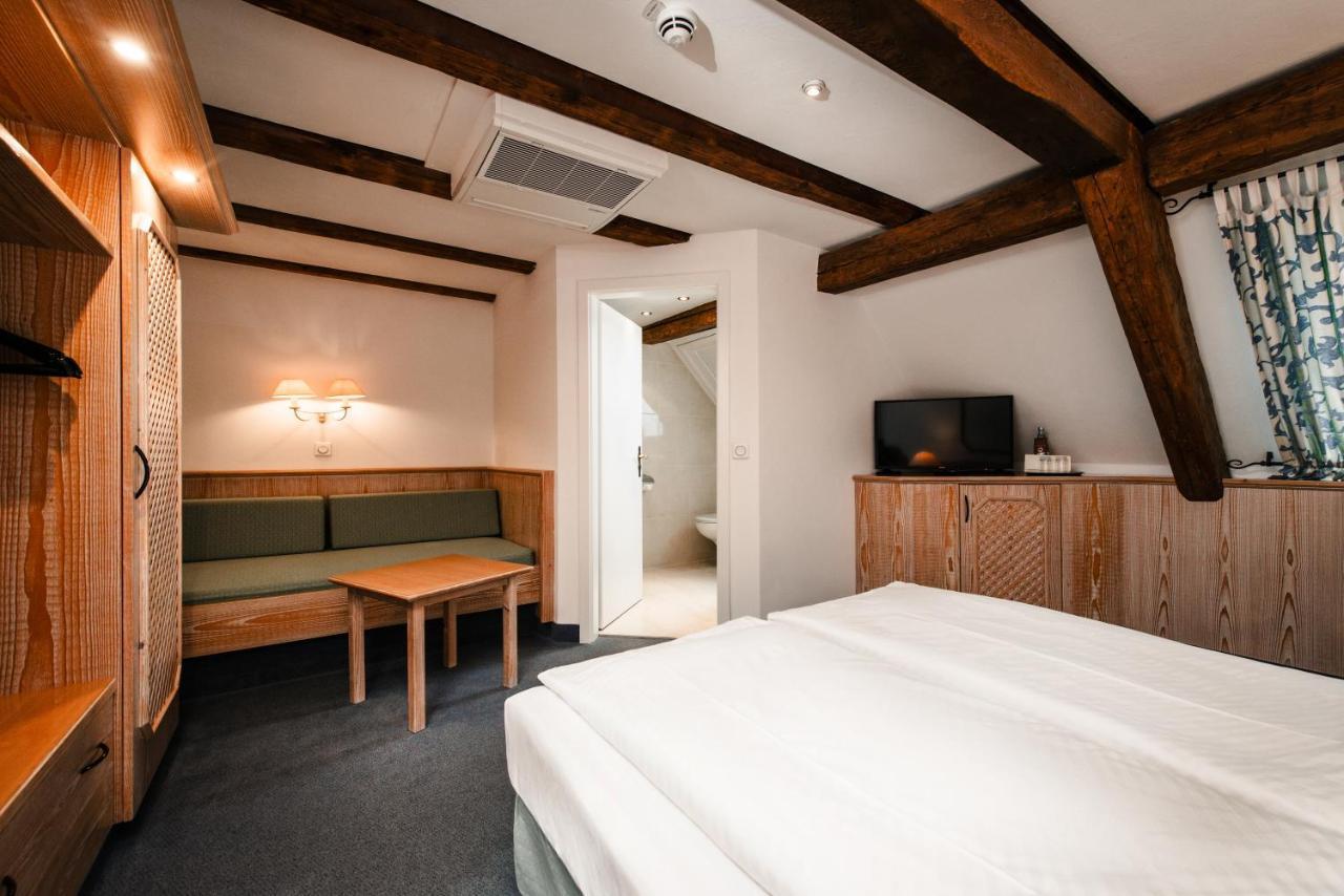 Hotel & Restaurant Ochsen Merklingen Εξωτερικό φωτογραφία